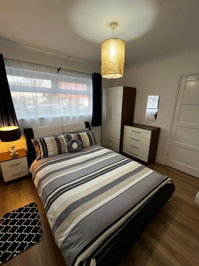 Springfield House- Near Newcastle Centre, Hospital And Keele University! Stoke-on-Trent Dış mekan fotoğraf
